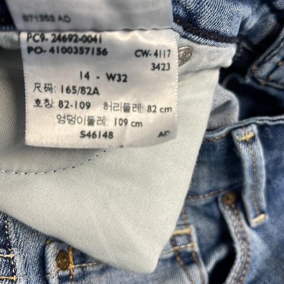 Signature Levi Strauss Bermuda Denim Jean Shorts Size 14 - Picture 7 of 8